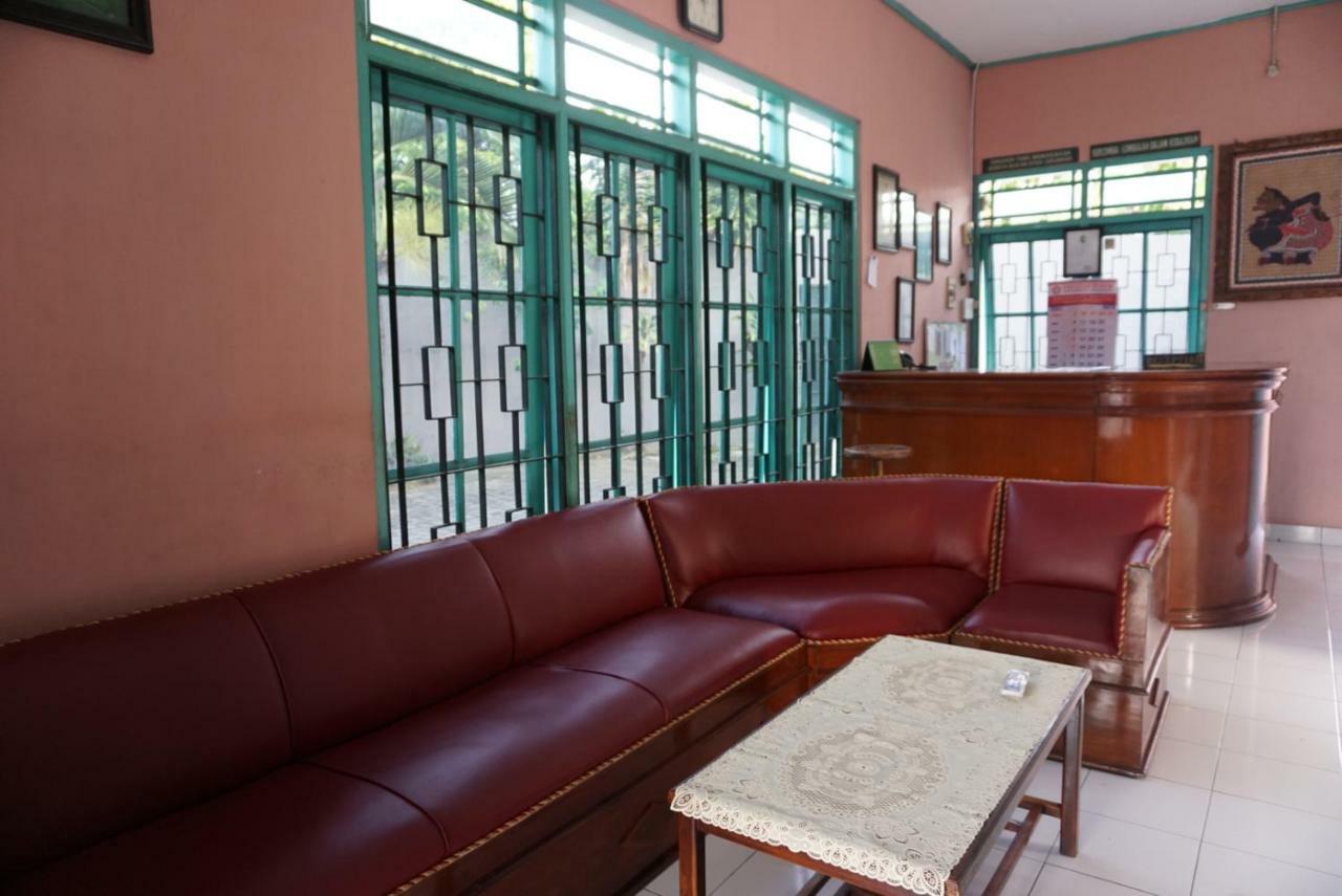 Ismoyo Hotel Yogyakarta Exterior foto
